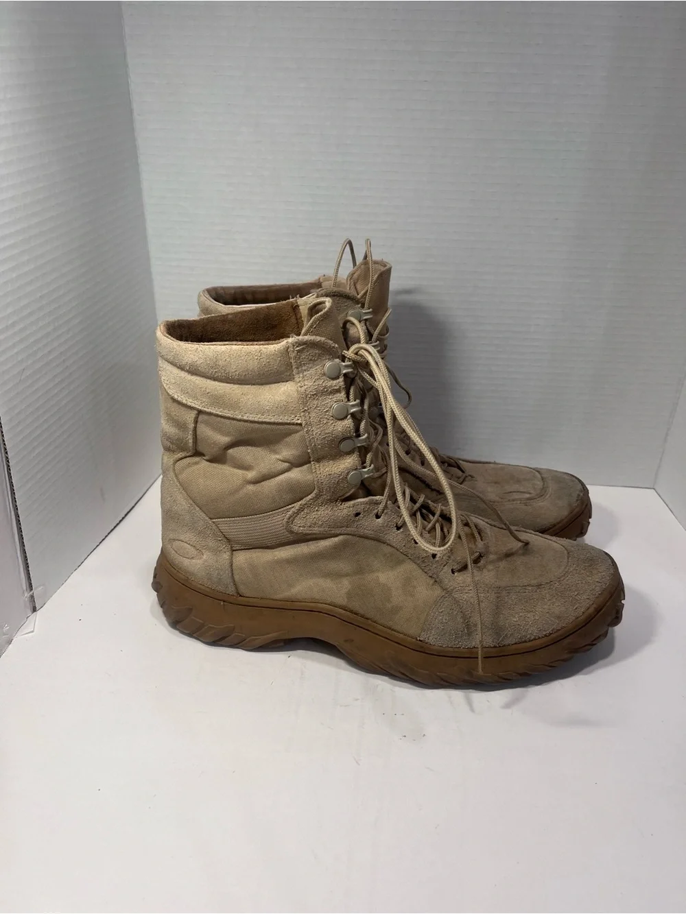 Oakley Men's Lace-Up Tactical Boots in Tan and Brown